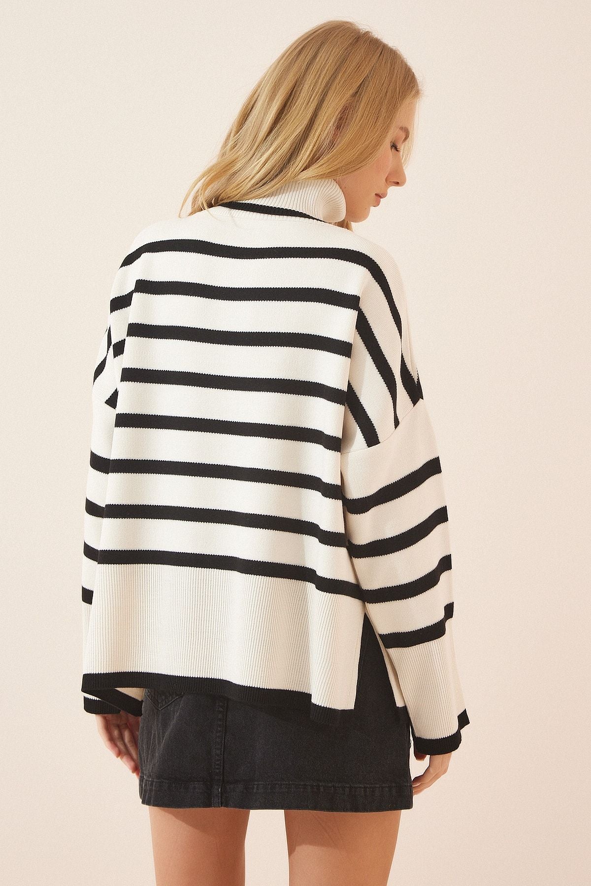 Female Black Bone Fisherman Neck Oversiz striped knitwear sweater BV00014