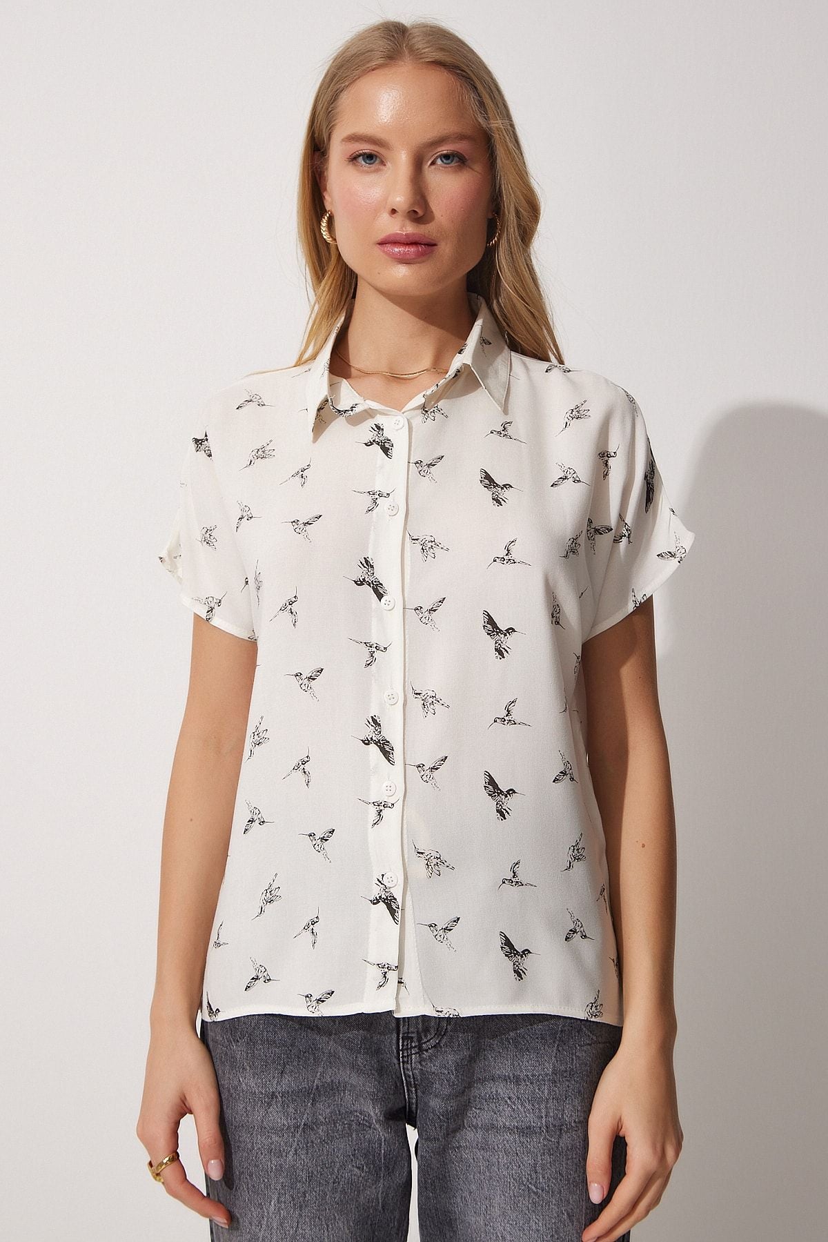 Female White Flower Patterned Short Sleeve viscose shirt BH00408