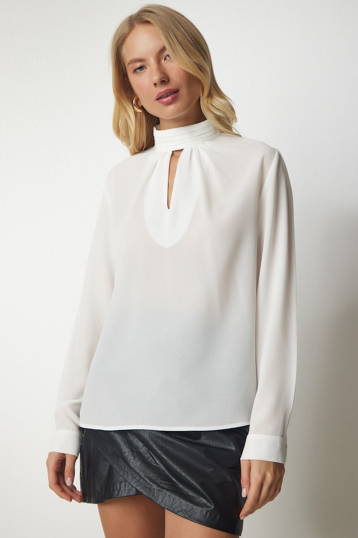 Woman White Window Detailed Crepe Blouse UB00154