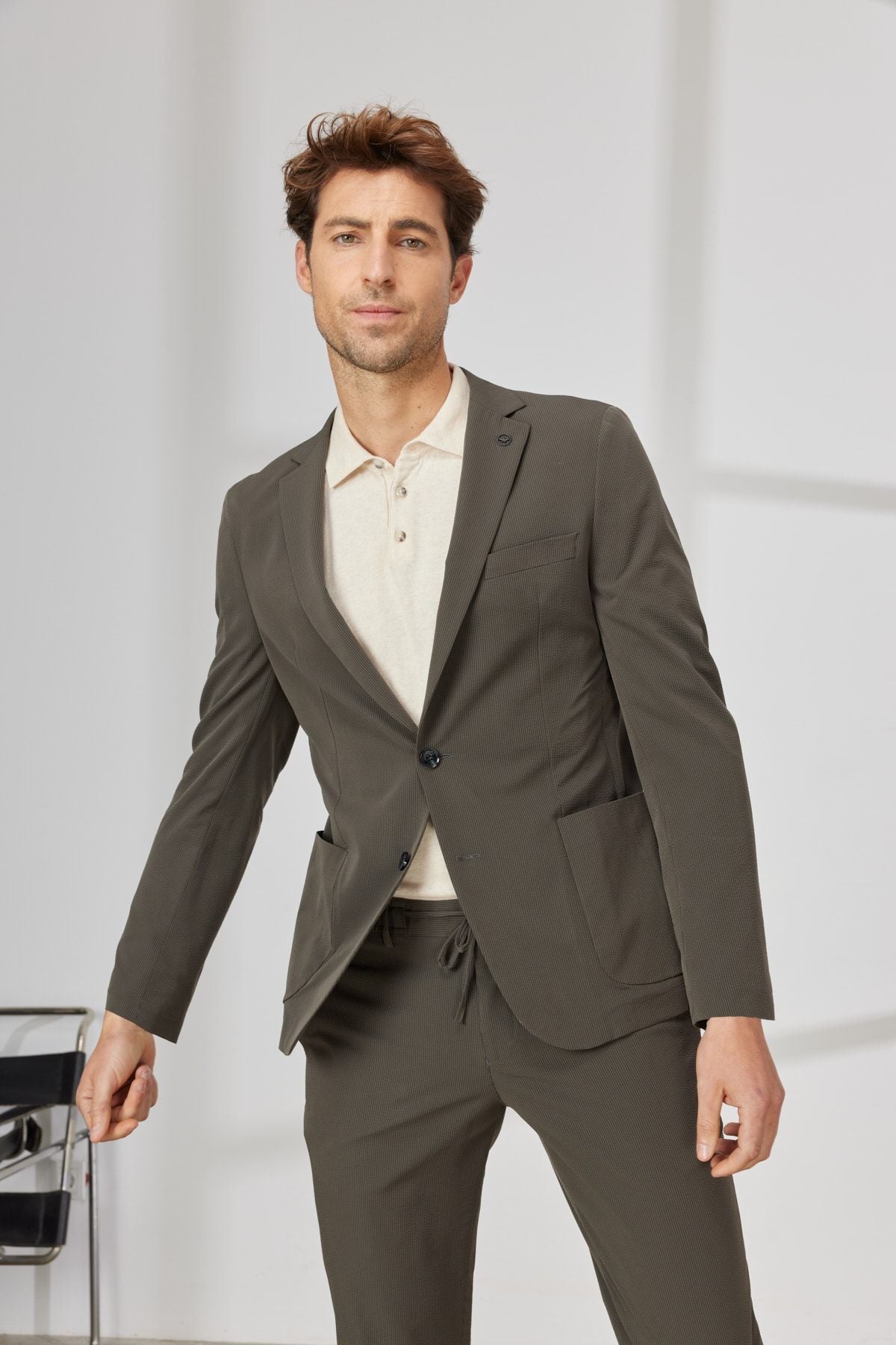Men's Khaki Slim Fit Narrow Cut Swallow Collar Striped Suit