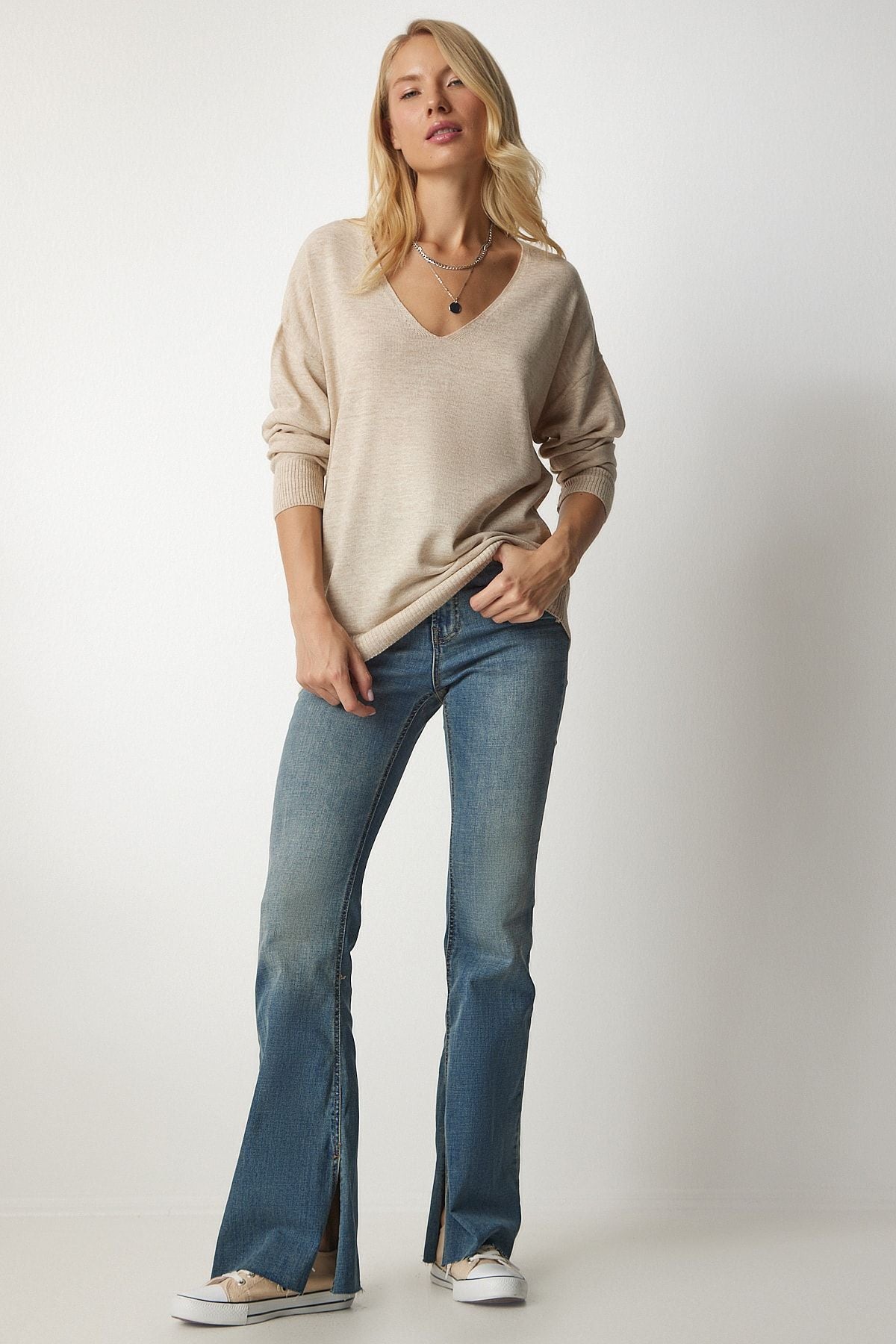 WOMEN'S CREAM V YAKA FINE KNITTY Sweater PN00078