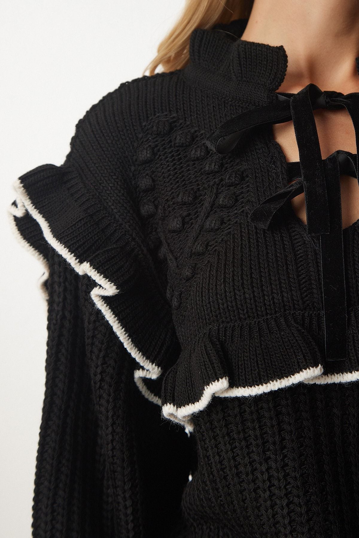 Female black frilly bow knitwear sweater MT00112