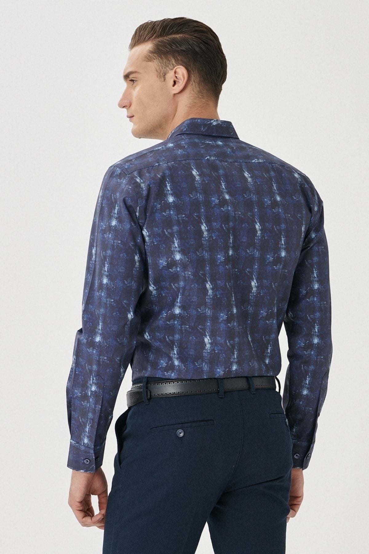 Men's navy blue slim fit narrow cut buttoned collar printed navy blue shirt