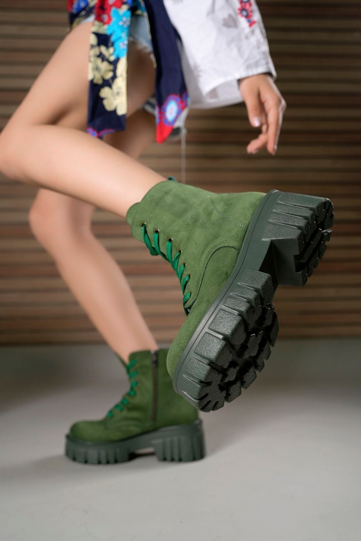 Female Zipper Postal Bot 0012805 GREEN SUET