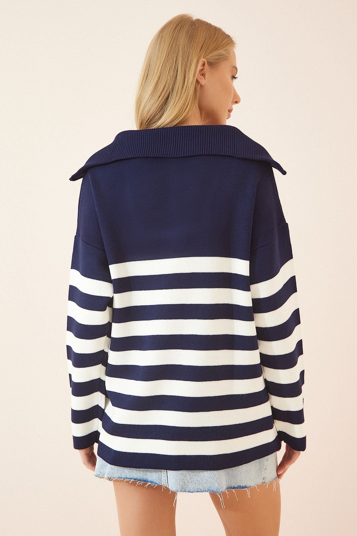 Woman White Navy Blue Zippered upright collar striped oversize knitwear sweater BV00009