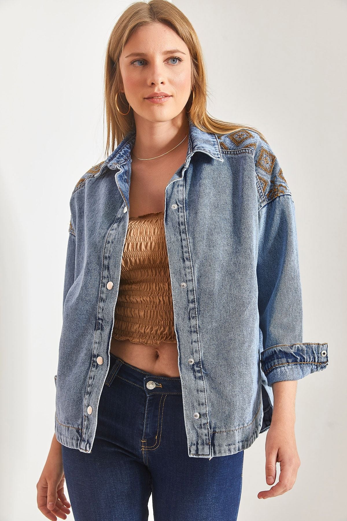 Women's embroidery jeans jacket