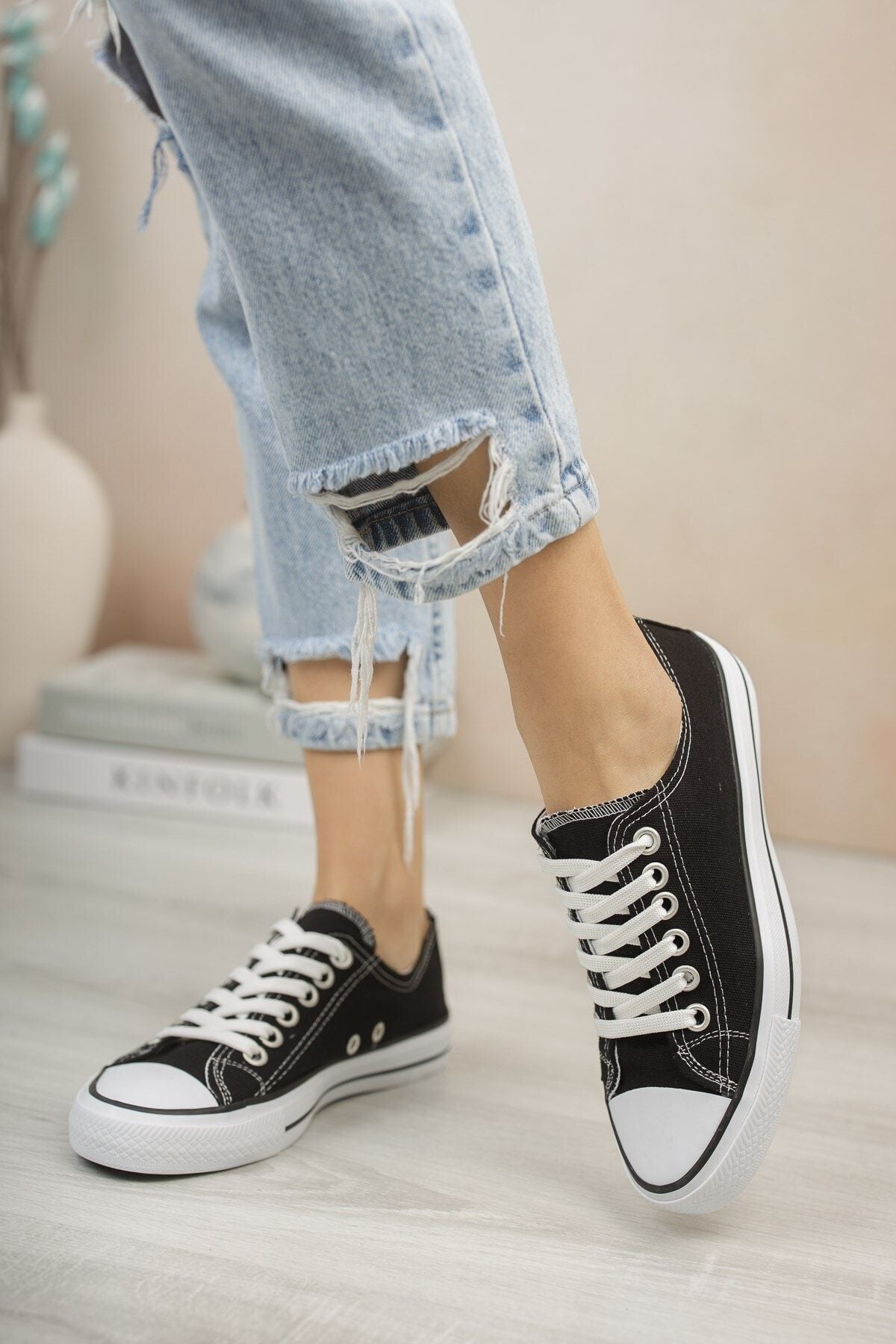 Trend unisex black and white sneaker 0012101 favorite 614822