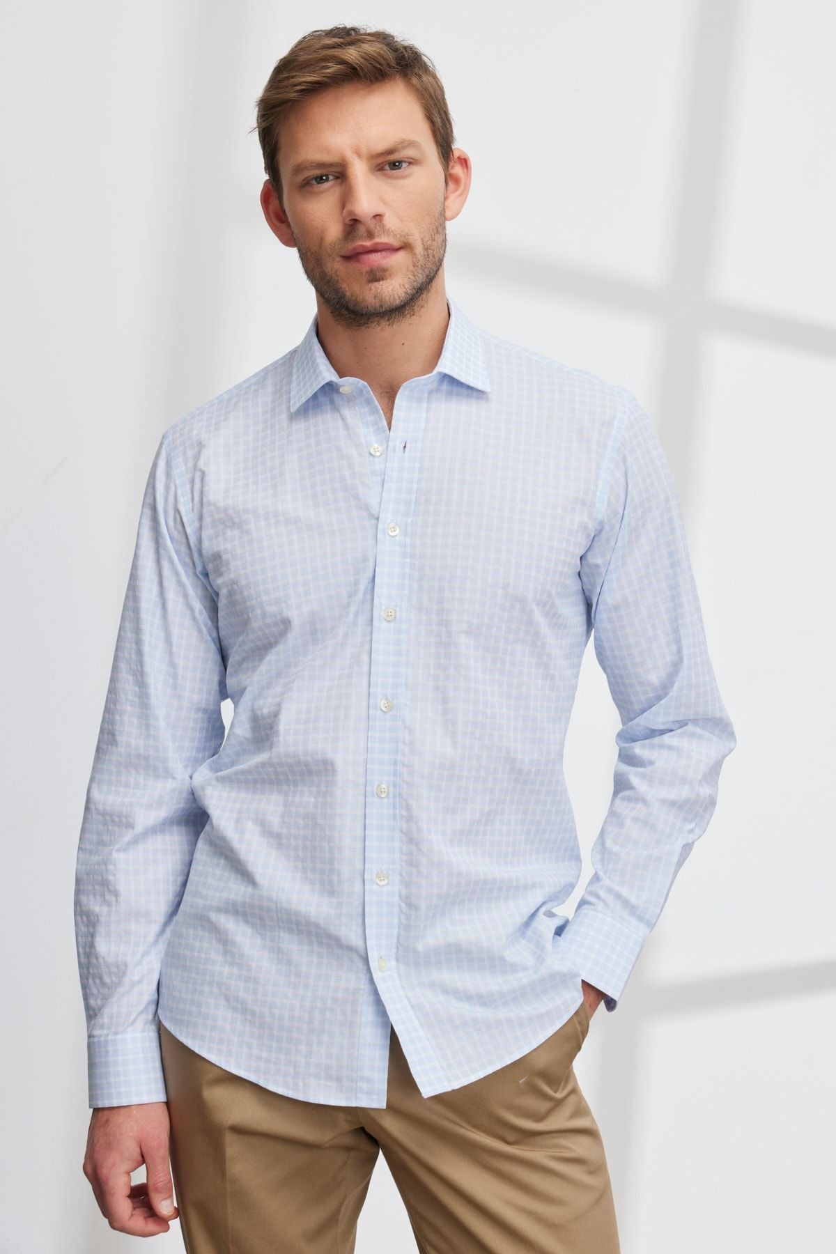 Men's White-Blue Comfort Fit Casual Cut Classic Collar 100 %Cotton Square Shirt