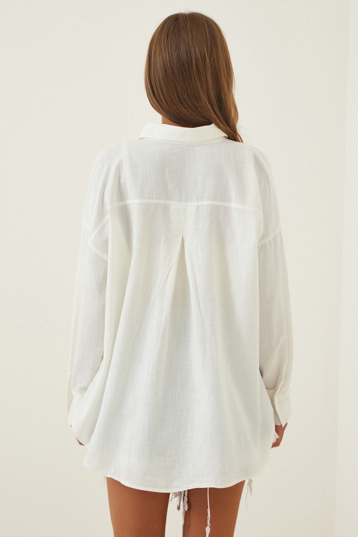 Woman Ekru Oversize Long Linen Shirt HF00371