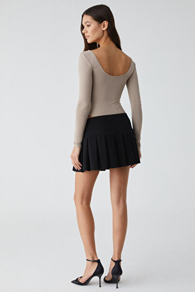 Leary Women's High Waist Interlock Belt Buckle Pleated Black Mini Skirt