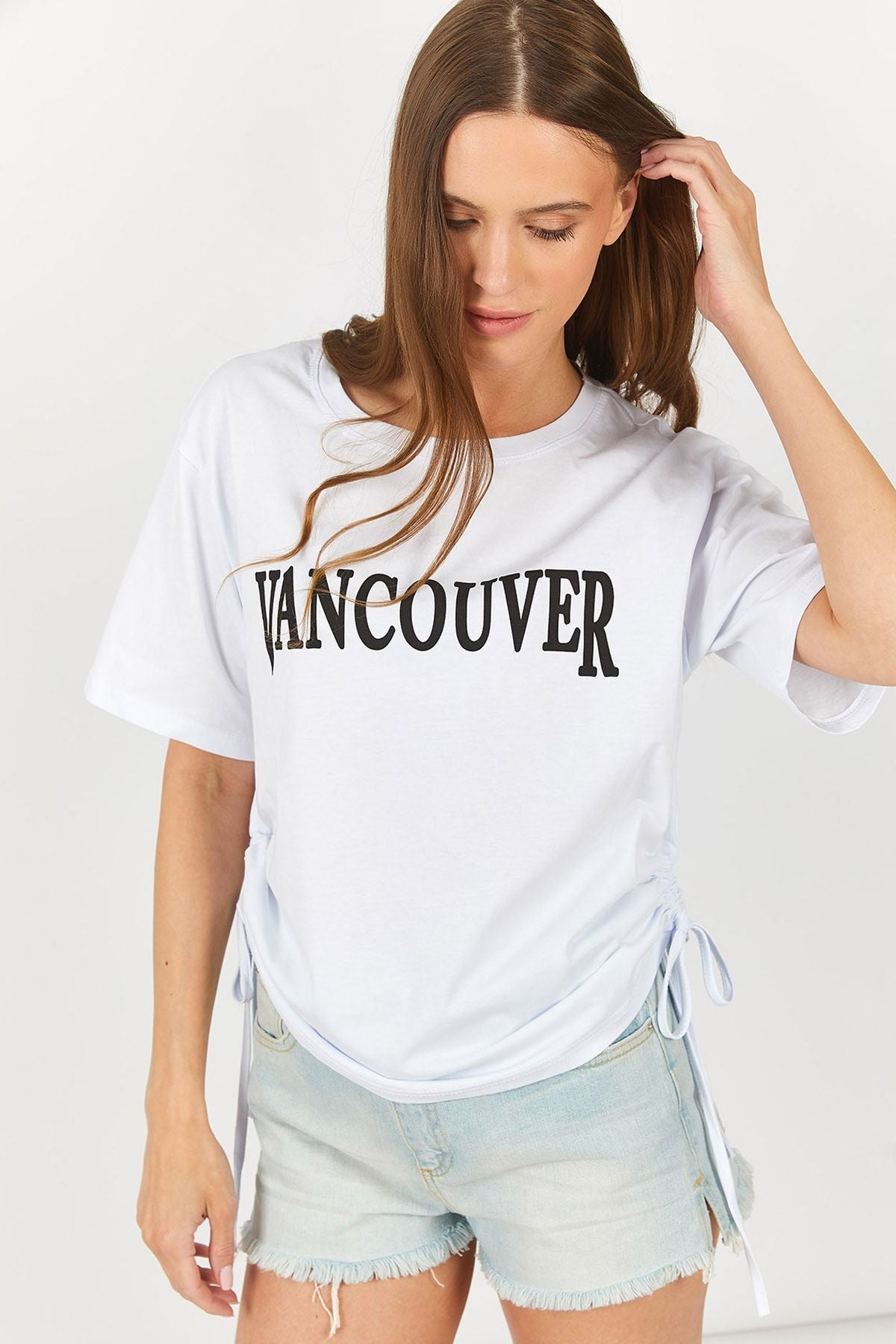Women's White T-shirt with Vancouver Written on the Front and Gathered Sides Arm-23y024017