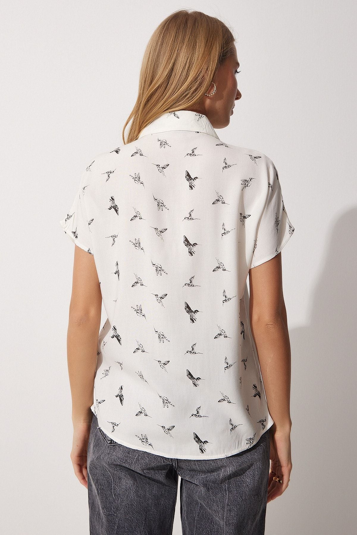 Female White Flower Patterned Short Sleeve viscose shirt BH00408