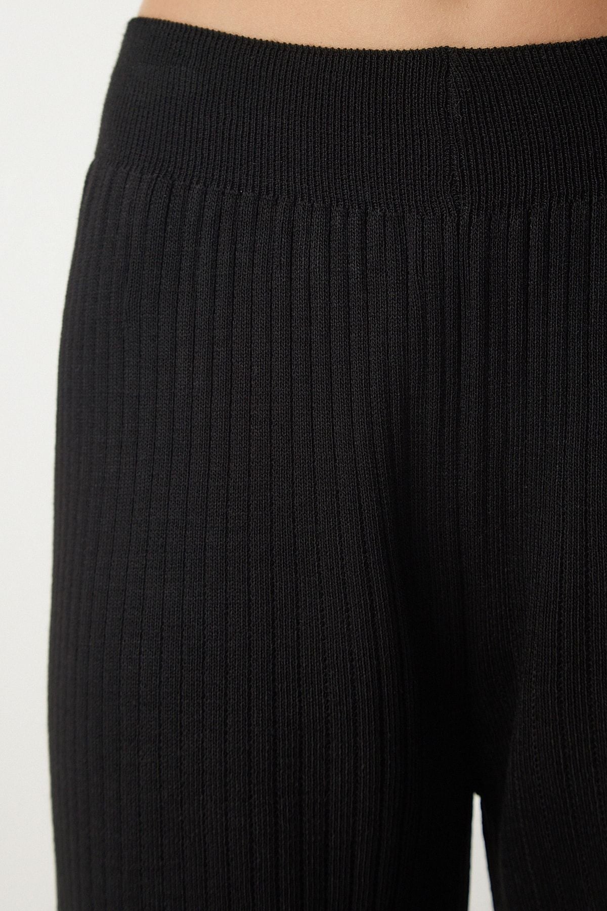 Female Black Rugged Knitwear Pants Ki00096