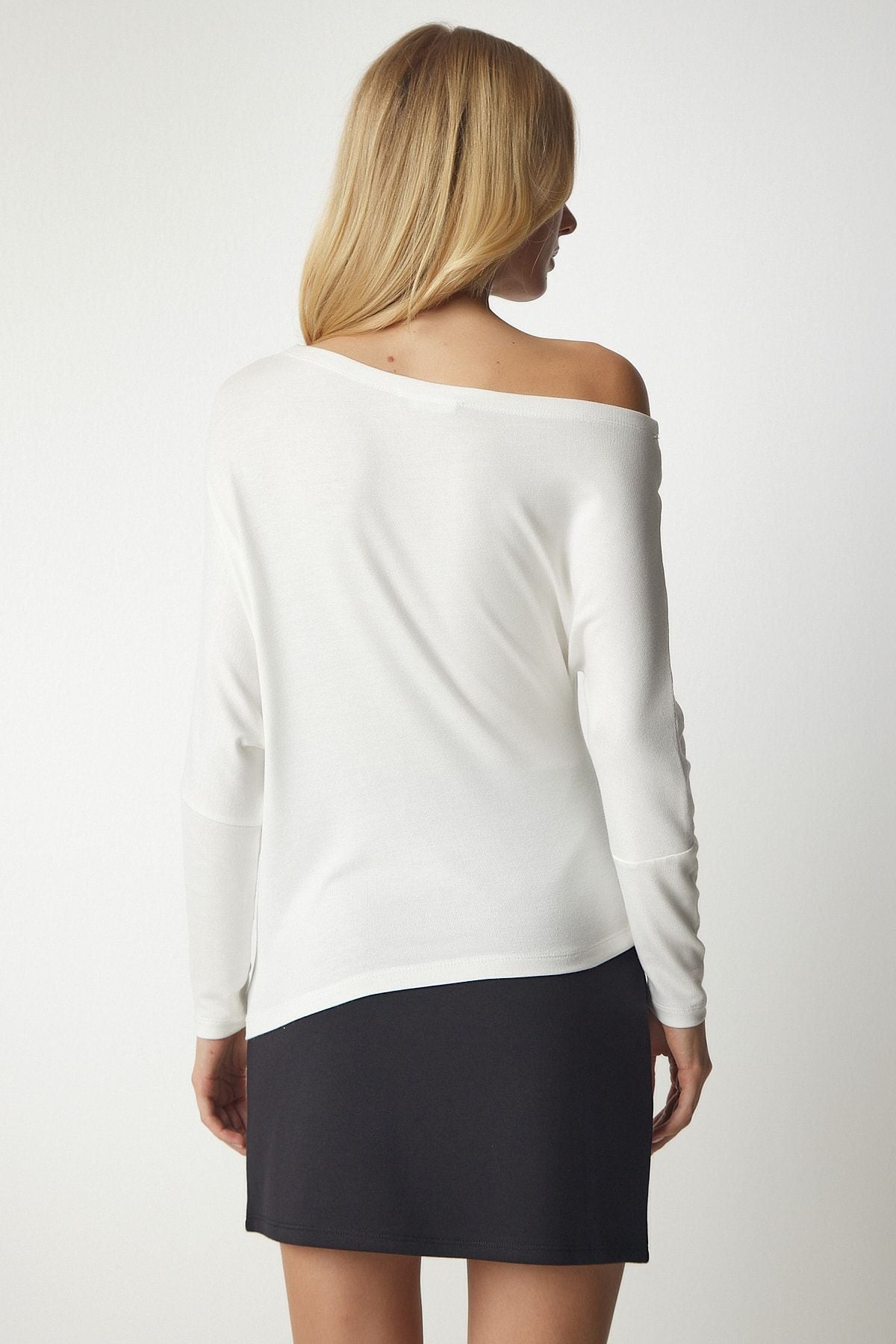 Woman Ecru Kayık Yaka knitwear blouse UB00151