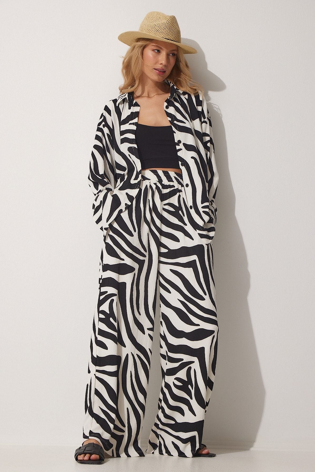 Women's black and white patterned viscose shirt pants set FF00114