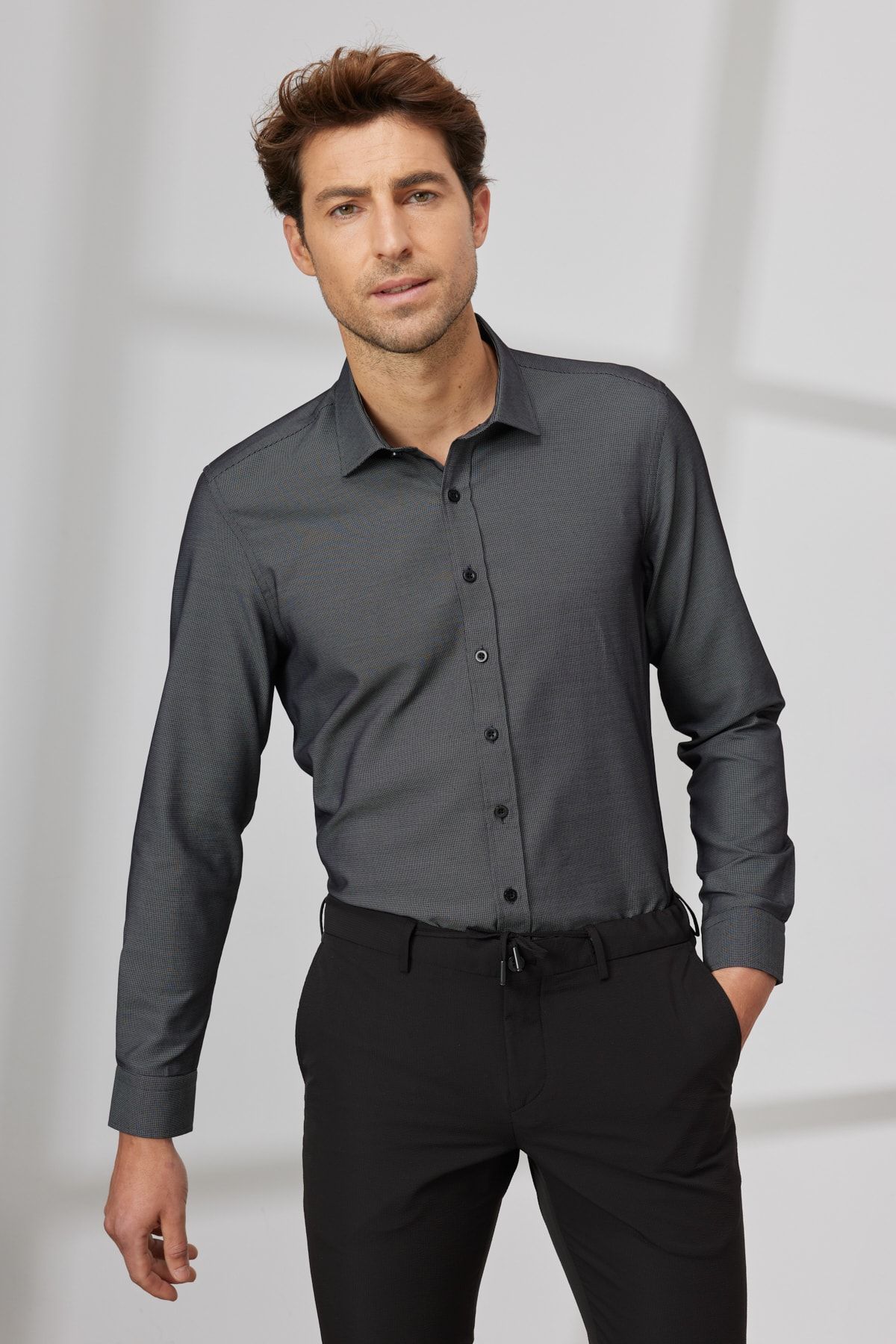 Men's black slim fit narrow cut classic collar cotton Amestyle shirt