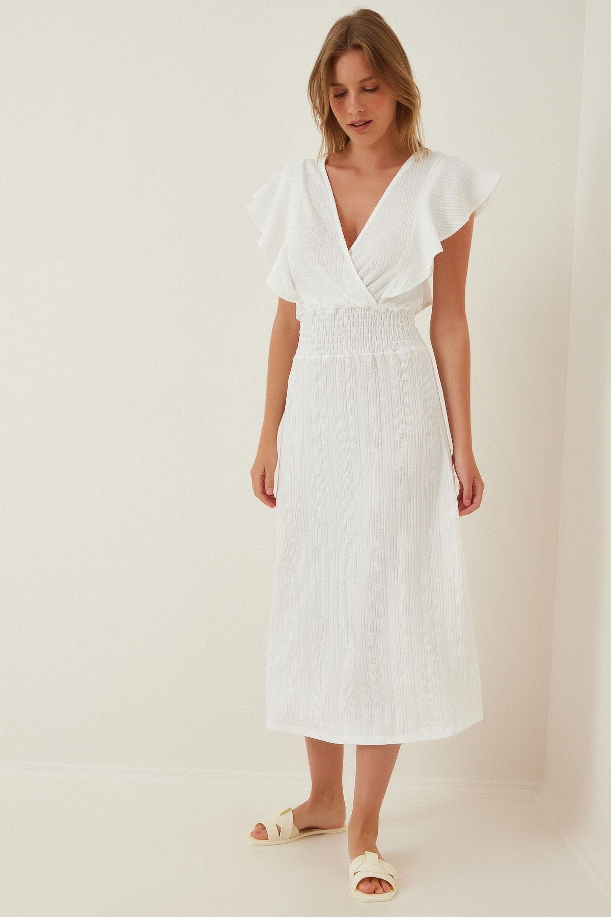 Woman White Volan with textured knitted dress CI00025