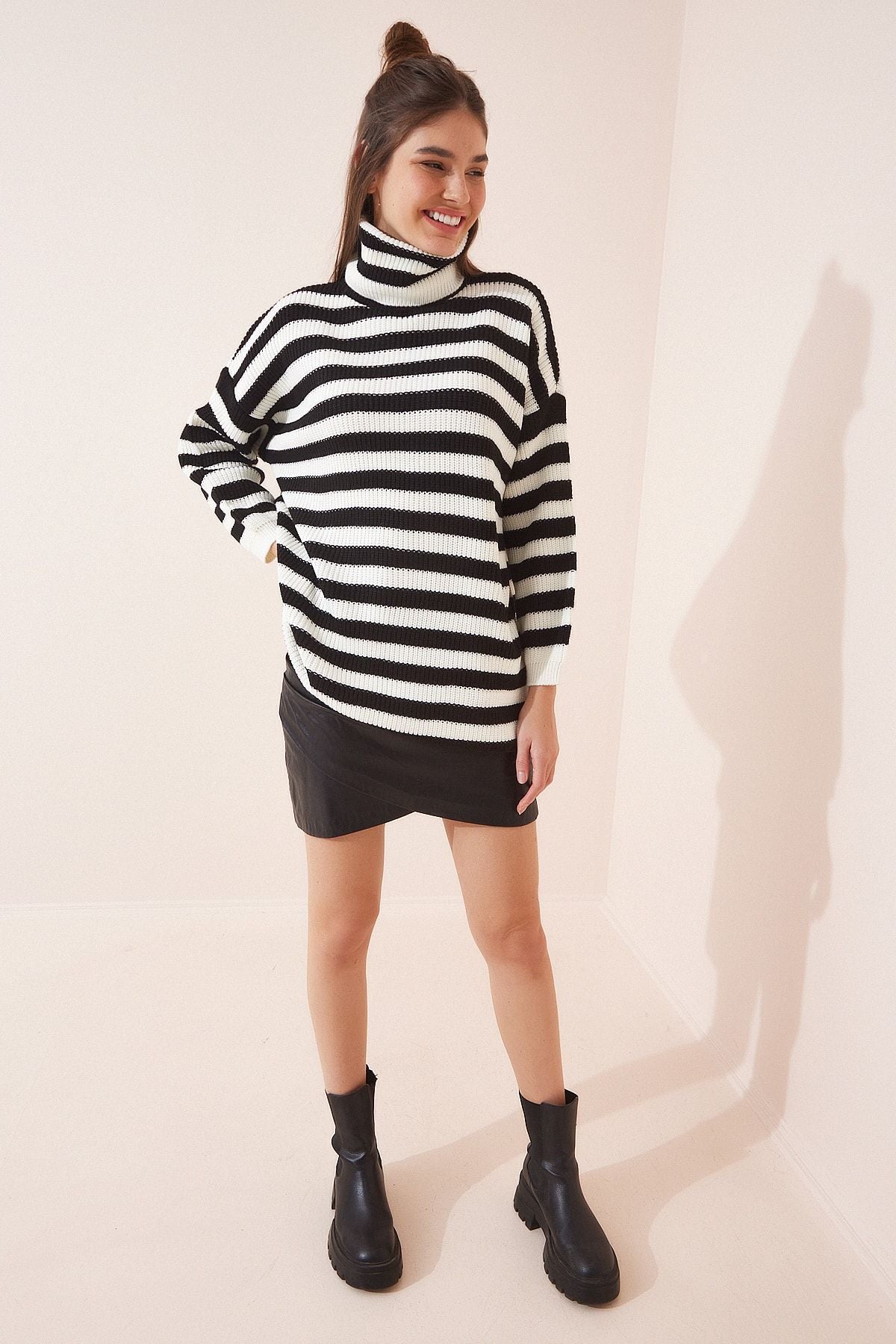 Woman Ecru Black Striped Oversize Long Triko Kazakh YY00093