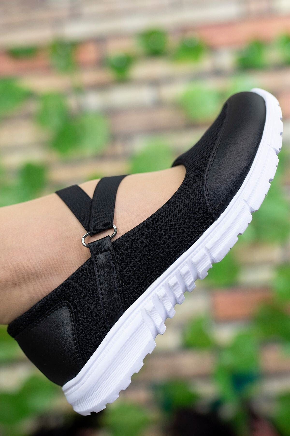 Woman Black and White Casual Shoes 0012601