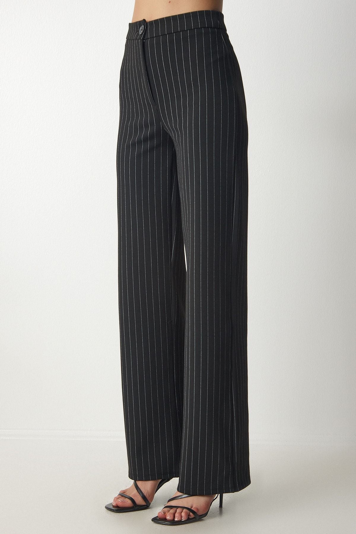 Woman black fine striped comfortable knitting pants ub00142