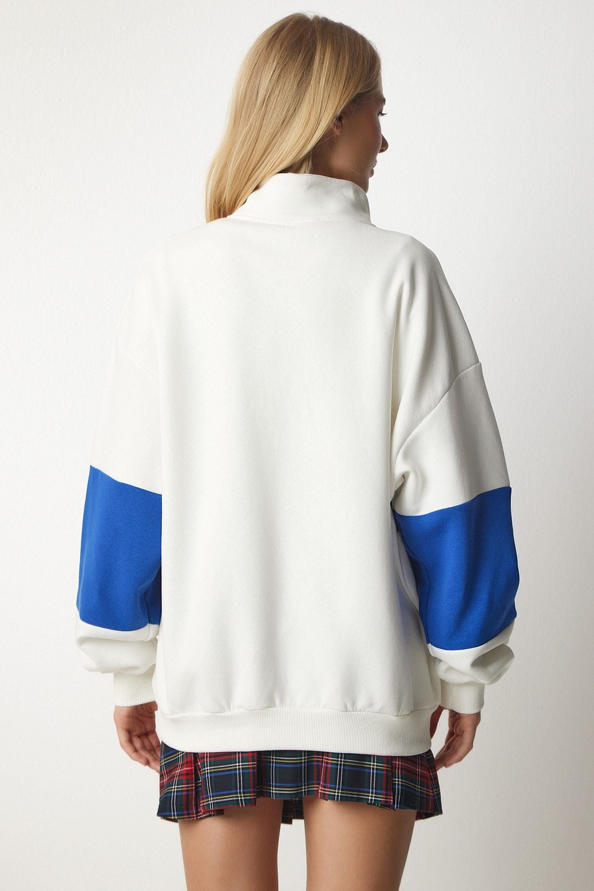 Woman White Blue Bloc Colorful Printed Oversize Sweatshirt HF00439