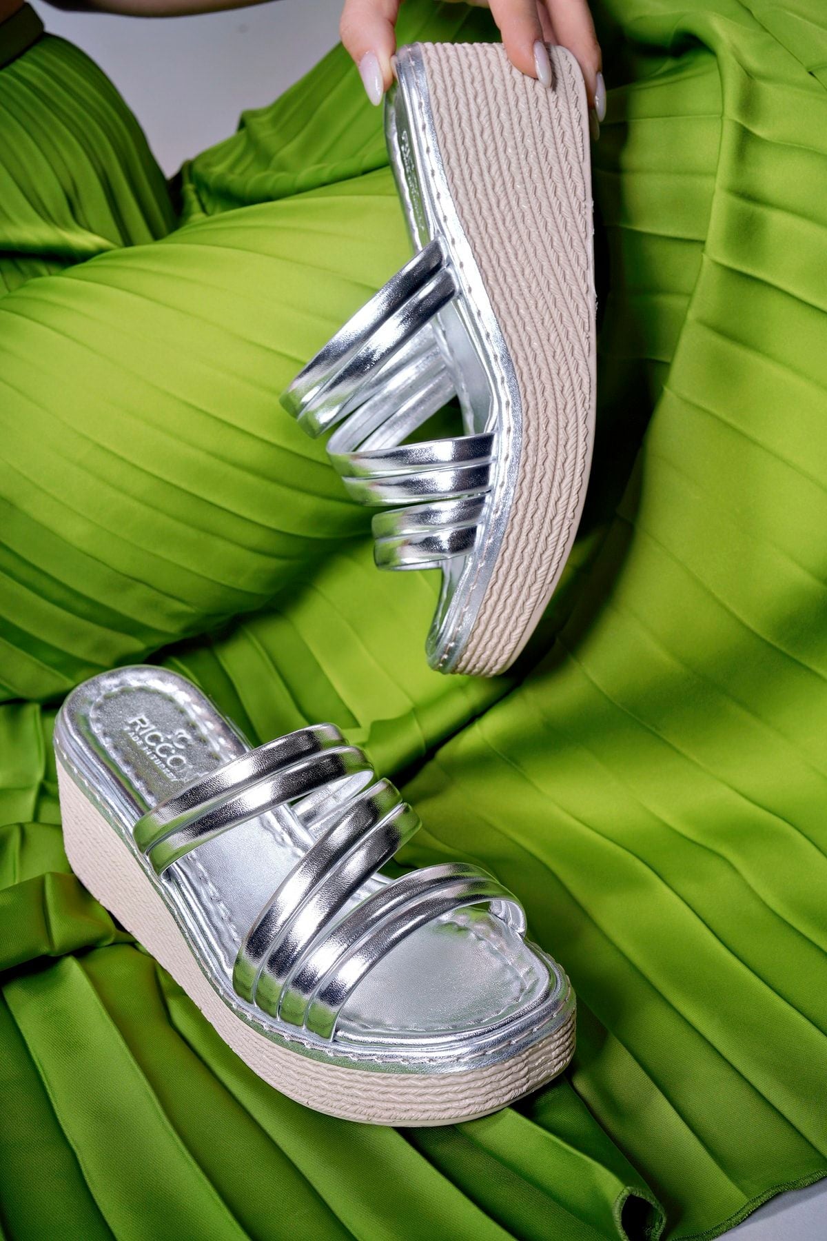 Women Slippers 0012405 Silver Metallic