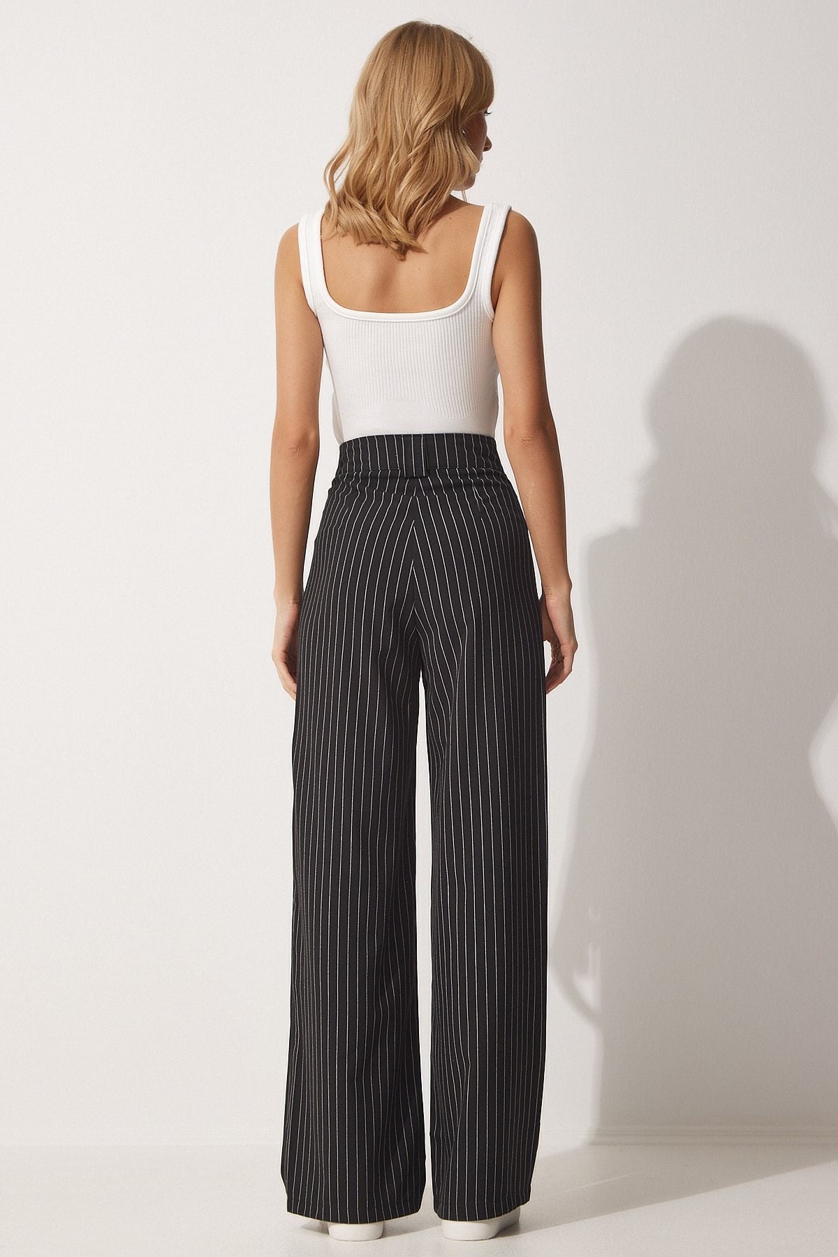 Women's Black Pleated abundant trousers GK00008