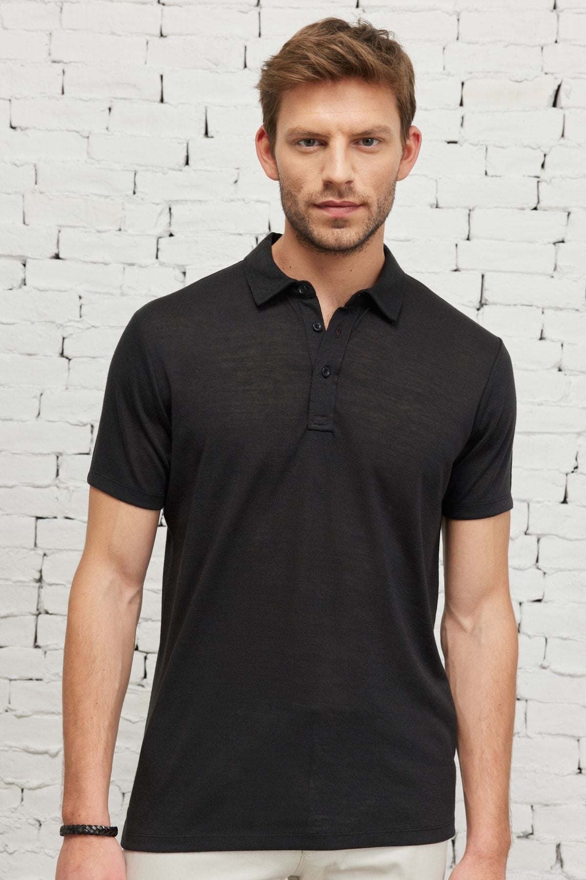 Men's black slim fit narrow cut polo collar short sleeve linen -looking T -shirt