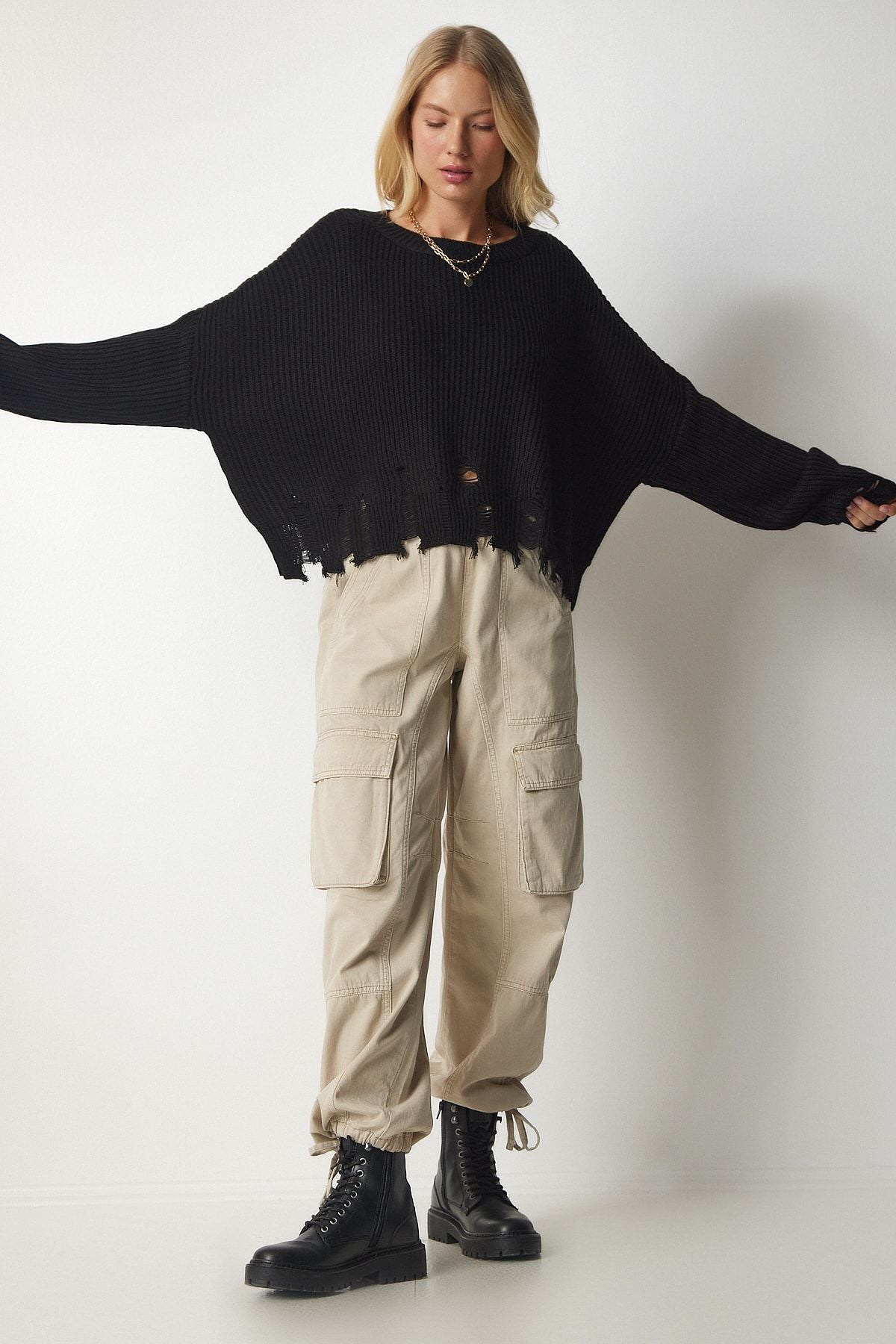 Women's black tear detailed overwhelm knitwear sweater ki00098