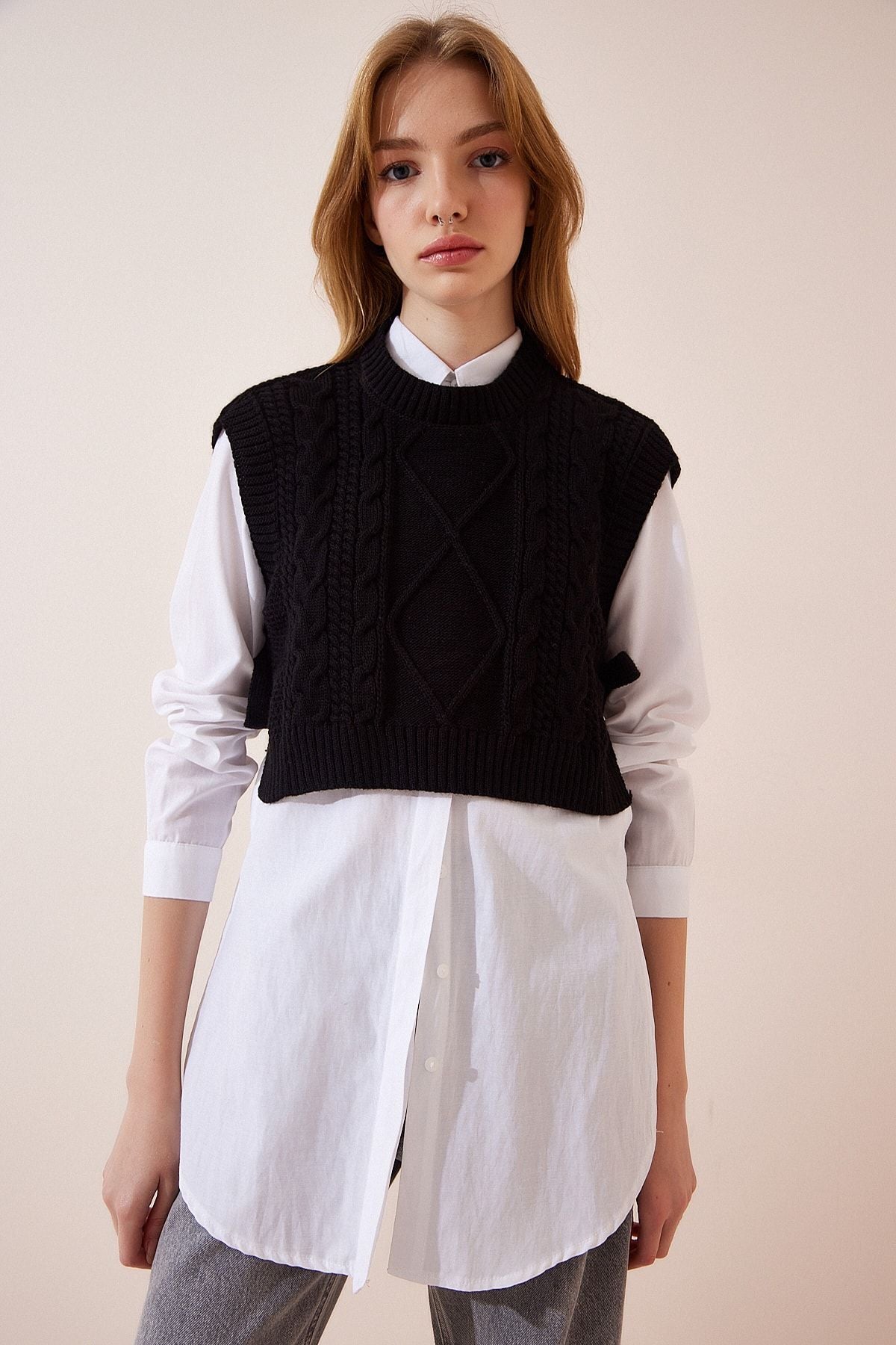 Female Black Fisherman collar knitwear CI00056