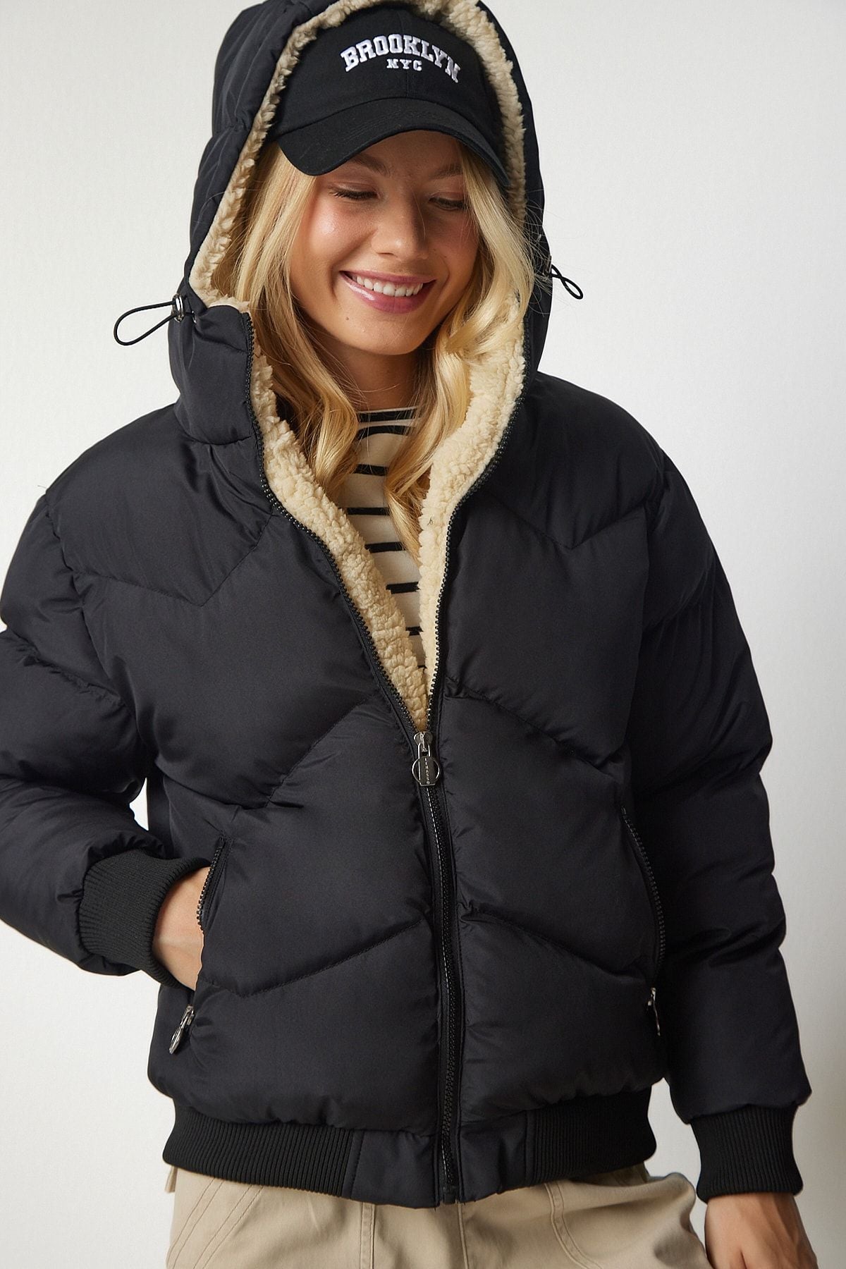 Female black hooded swelling coat vp00006