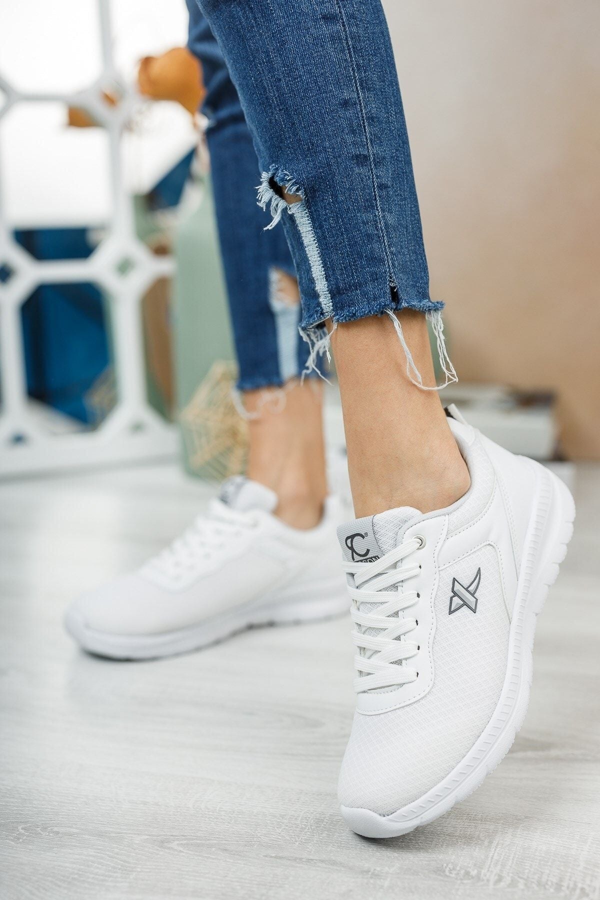 White White Unisex Ultra Light Sneaker 0012065