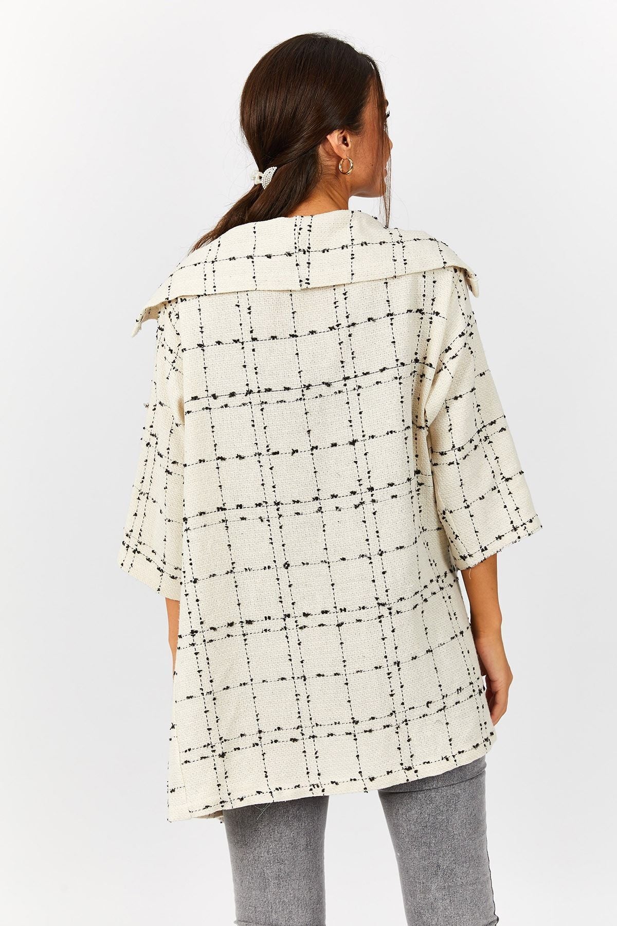Women's White Plaid Loose Jacket with Pockets ARM-22Y001160