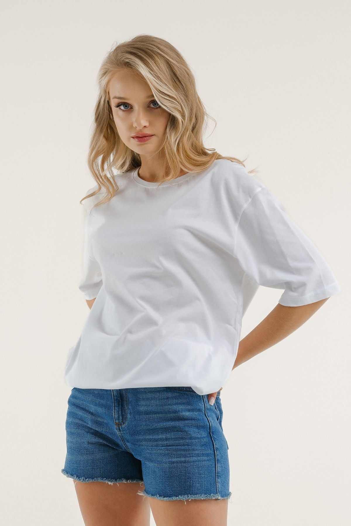 Women's White Round Collar Oversize T-shirt Arm-23y012001