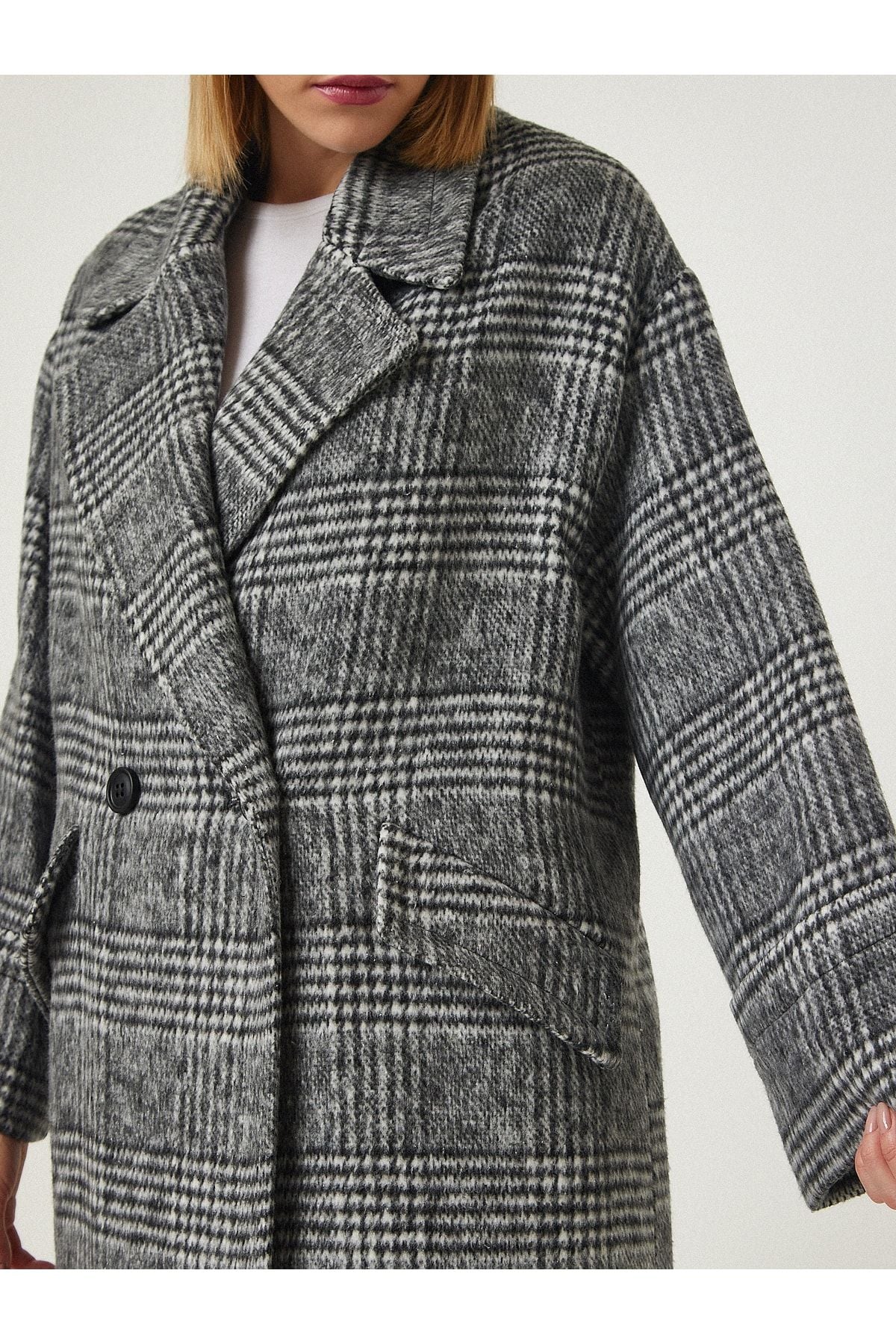 Female Black Premium Cruve Collar Patterned Wool Long Stamp Coat FN03095