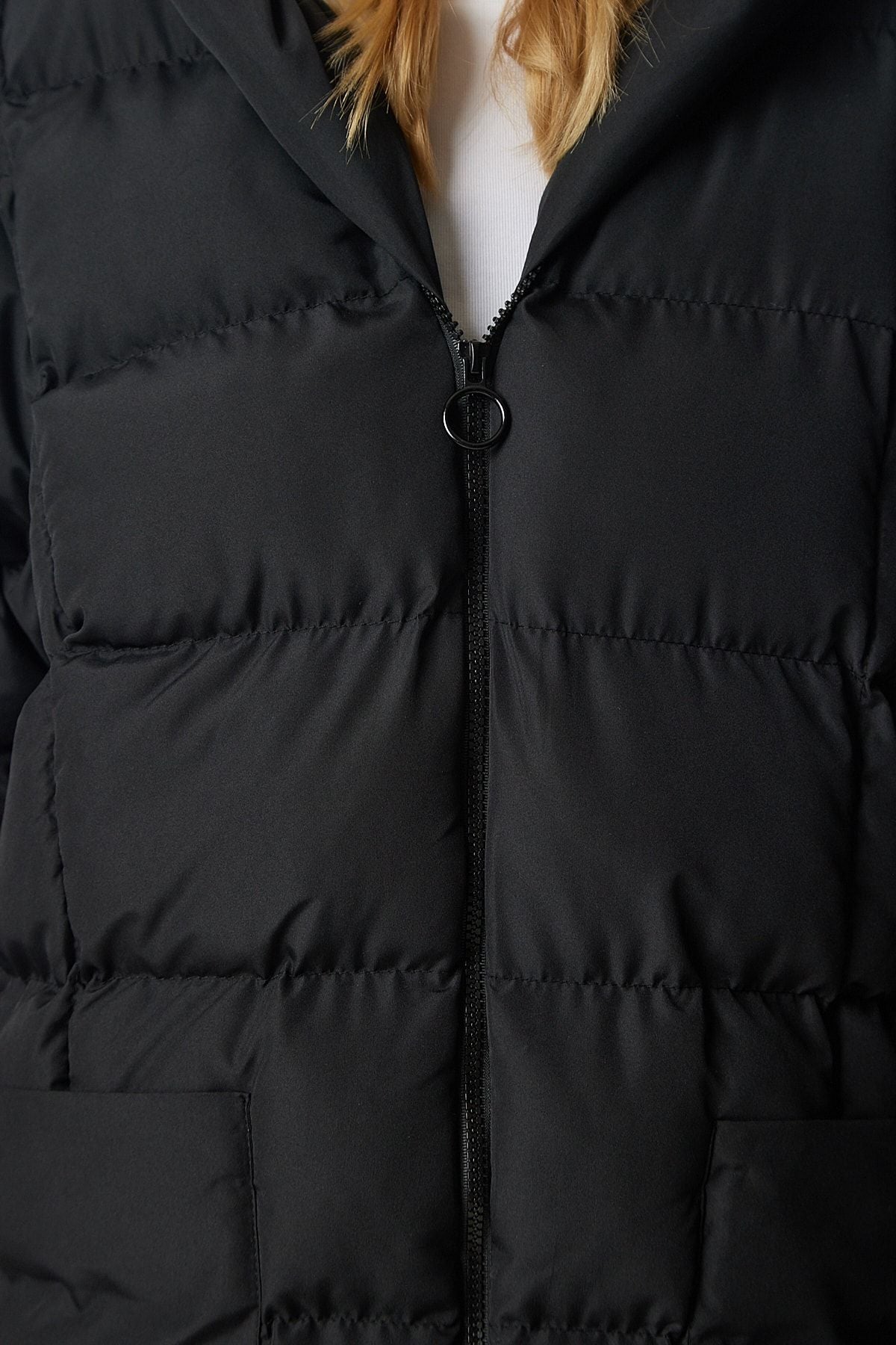 Female black hooded overwhelm swelling coat NT00429