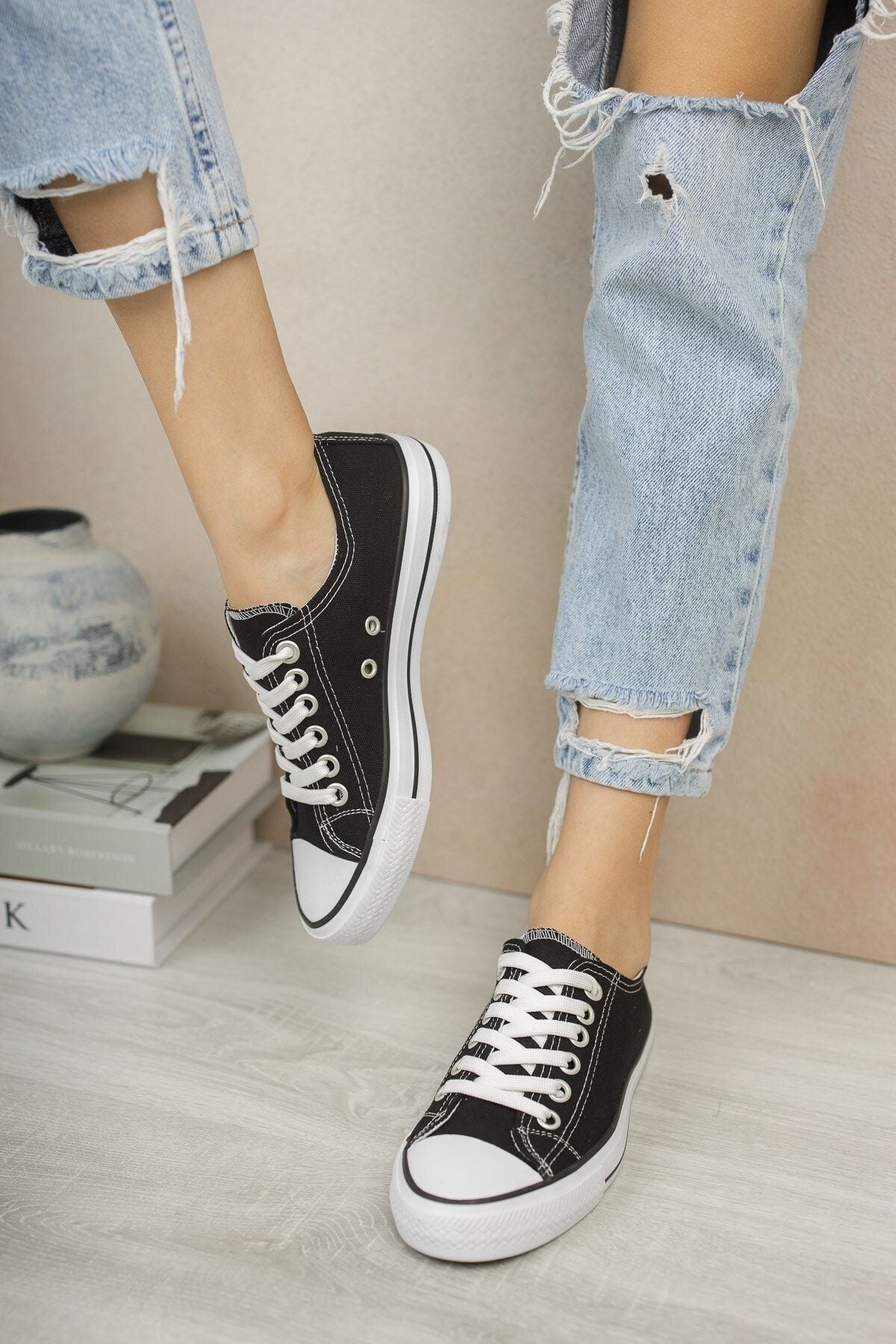 Trend unisex black and white sneaker 0012101 favorite 614822