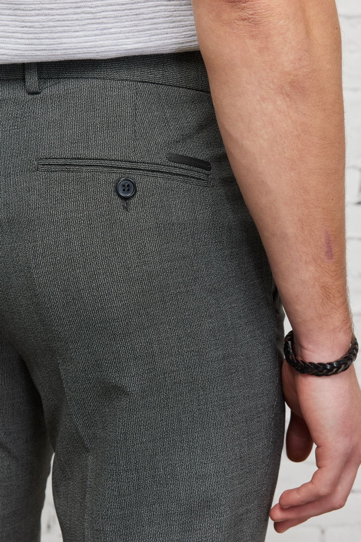 Men's black slim fit narrow cut -off pattern flexible pants