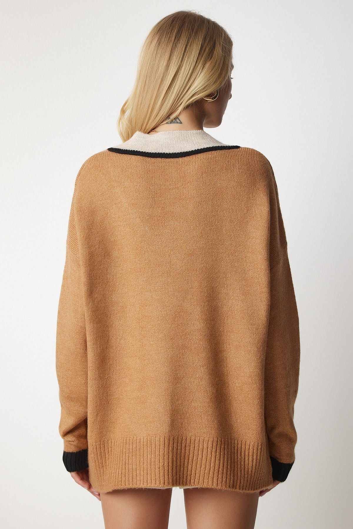 Female Biscuit V -Yaka Oversize knitwear sweater BV00080