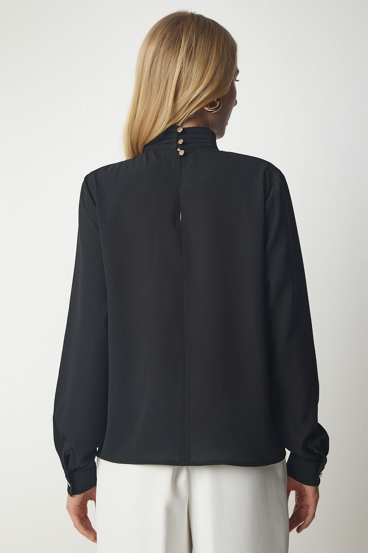 Female Black Window Detailed Crepe Blouse UB00154