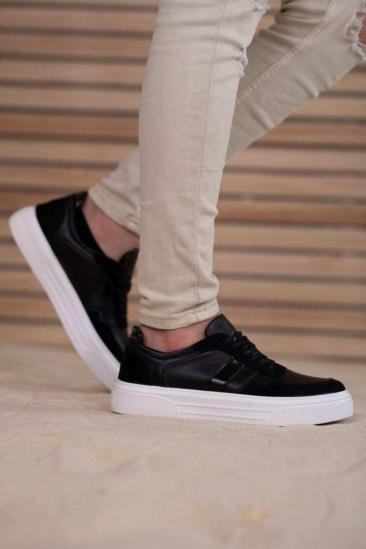 Black and White Men Sneaker 0012453