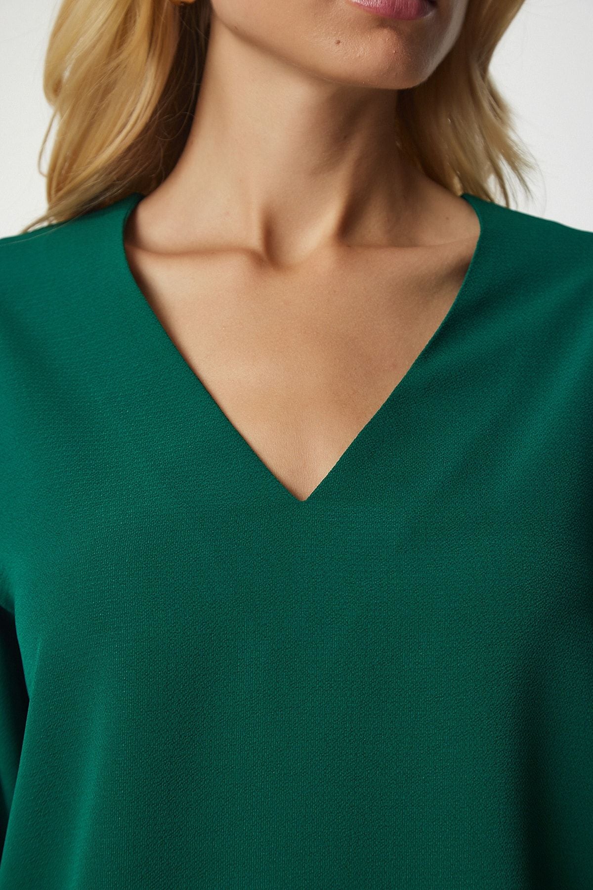 Female Emerald Green V -Neck Crepe Blouse UB00153