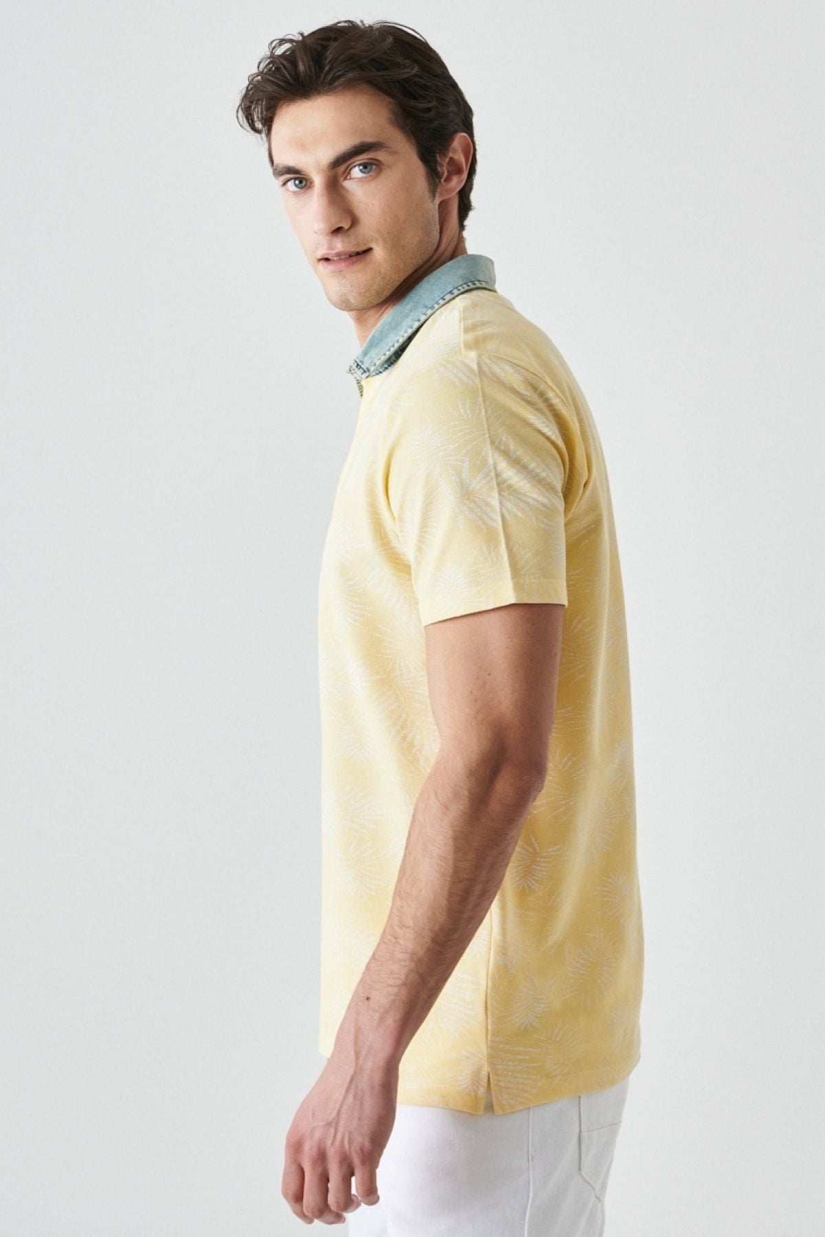 Men's yellow-white slim fit narrow cut polo collar 100 %cotton T-shirt