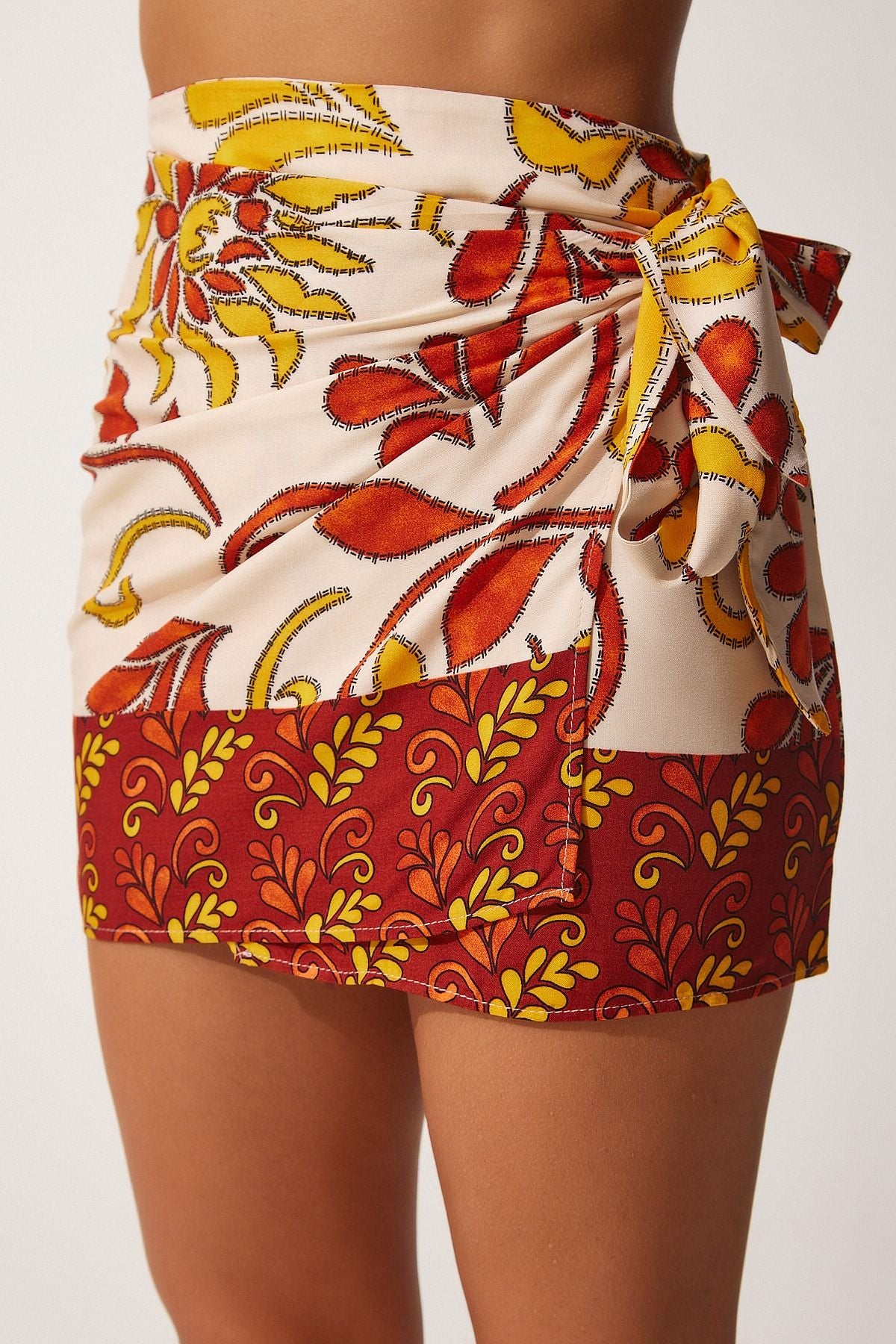 Female tile beige patterned mini viscose skirt FN03063
