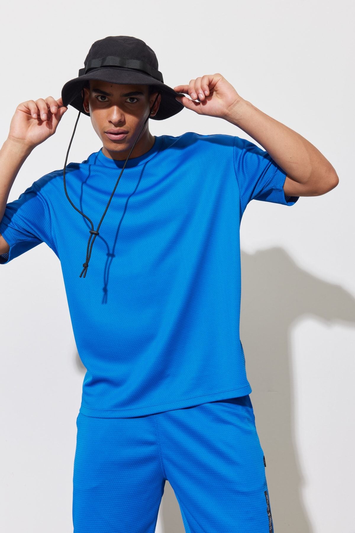 Men's Saks Blue Loose Fit Bicycle Collar Soft textured Sports T -shirt