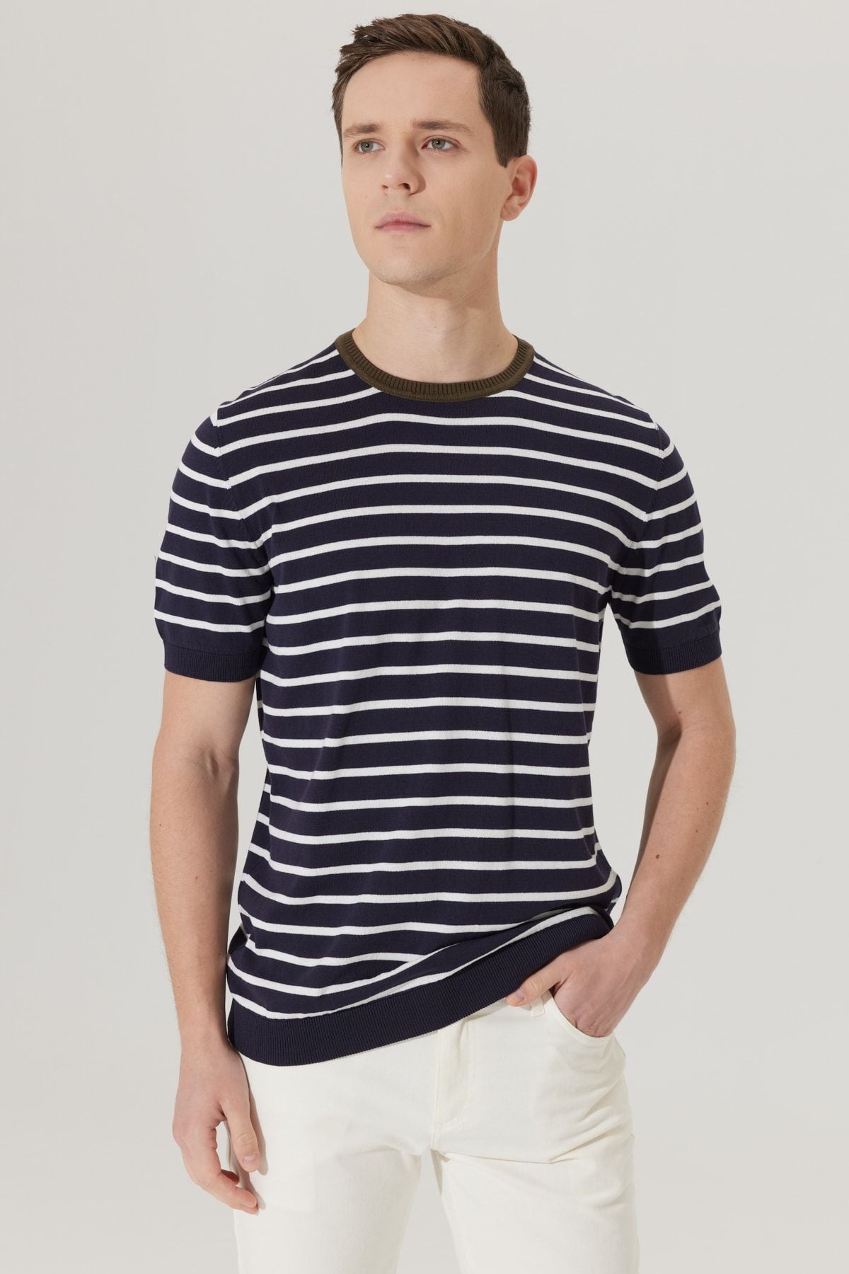 Standard Fit Normal Cut Bicycle Neck 100 %Cotton Striped knitwear T -shirt