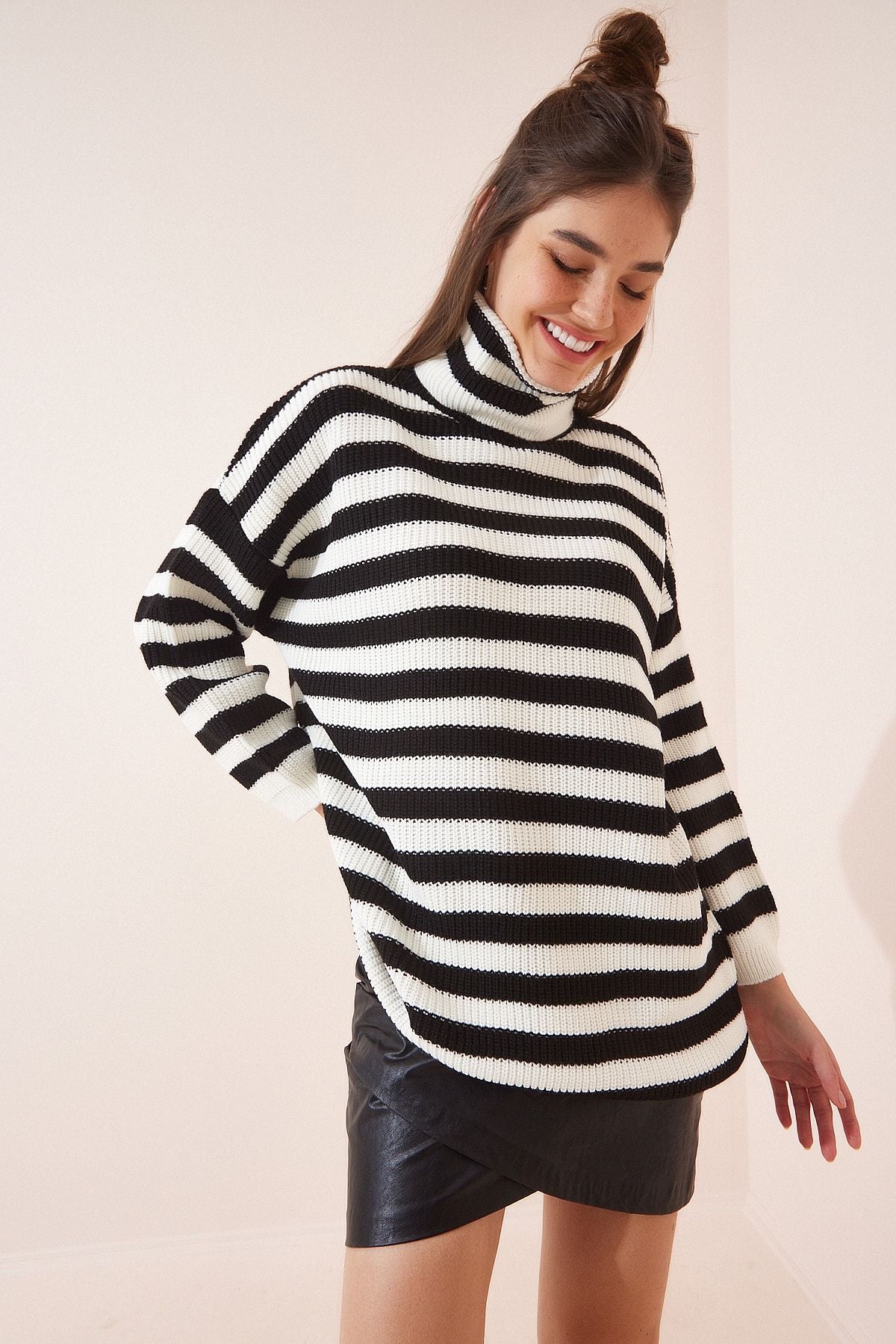 Woman Ecru Black Striped Oversize Long Triko Kazakh YY00093