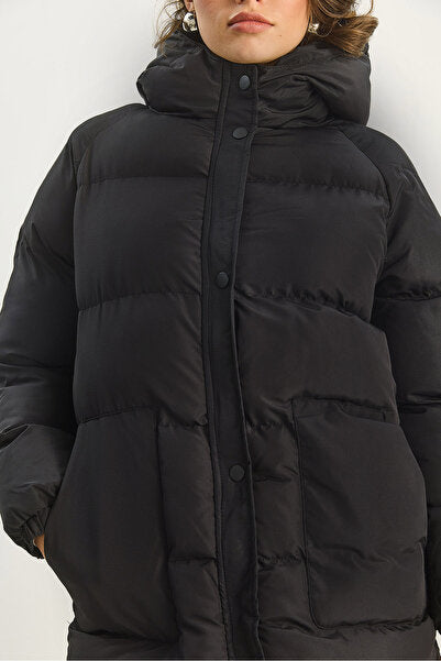 Women's Regular Fit Hooded Zippered Lined Puffer Coat with Pockets 1400 60283685