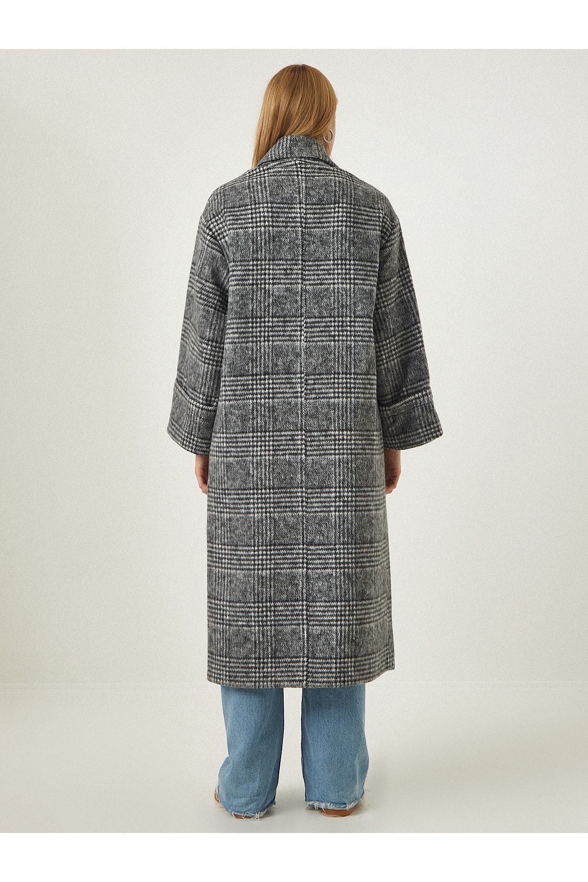 Female Black Premium Cruve Collar Patterned Wool Long Stamp Coat FN03095
