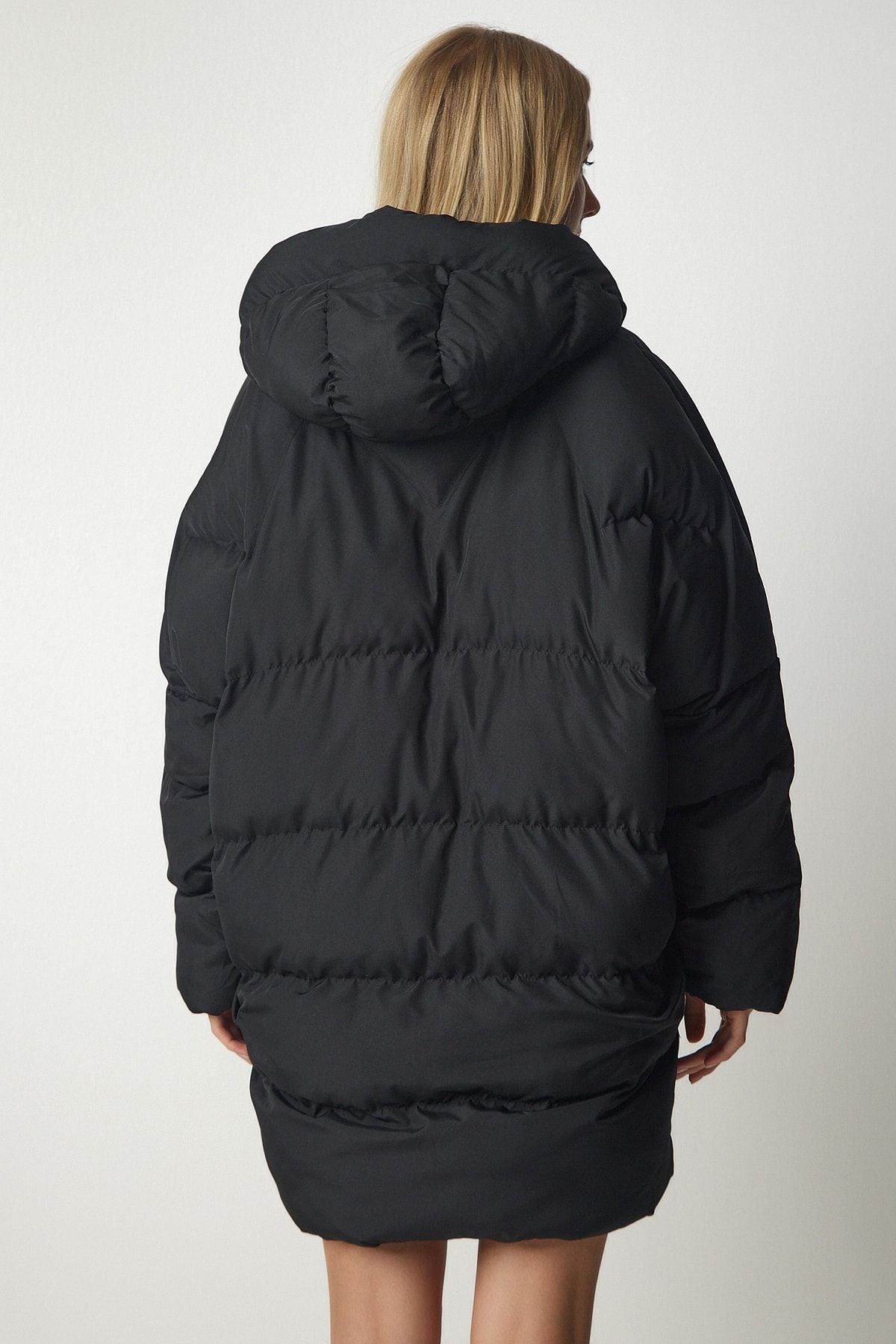 Female black hooded overwhelm swelling coat NT00429